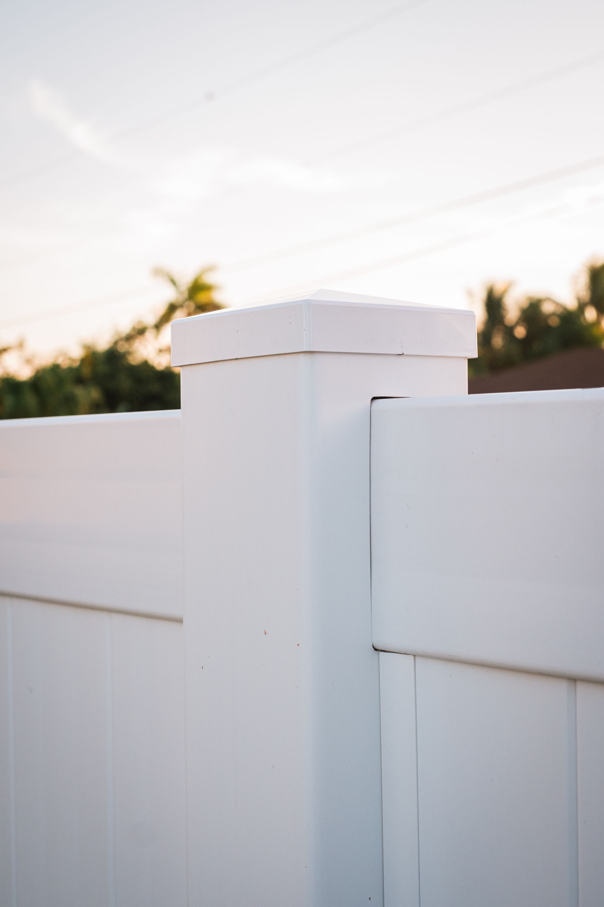 Classic white vinyl privacy fence 