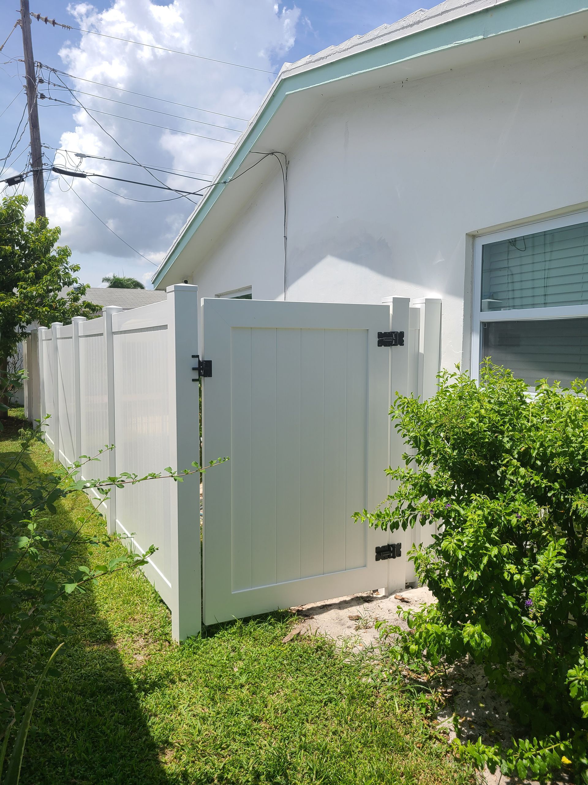 Classic white vinyl privacy fence