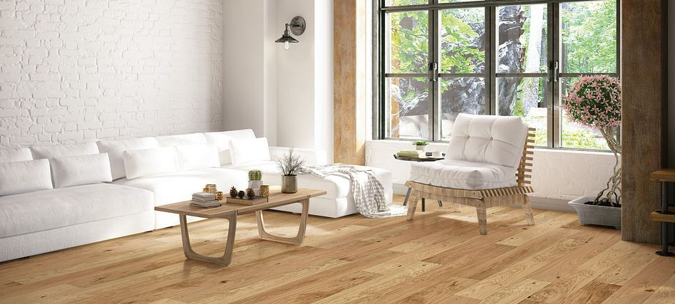 Room with lacquered flooring