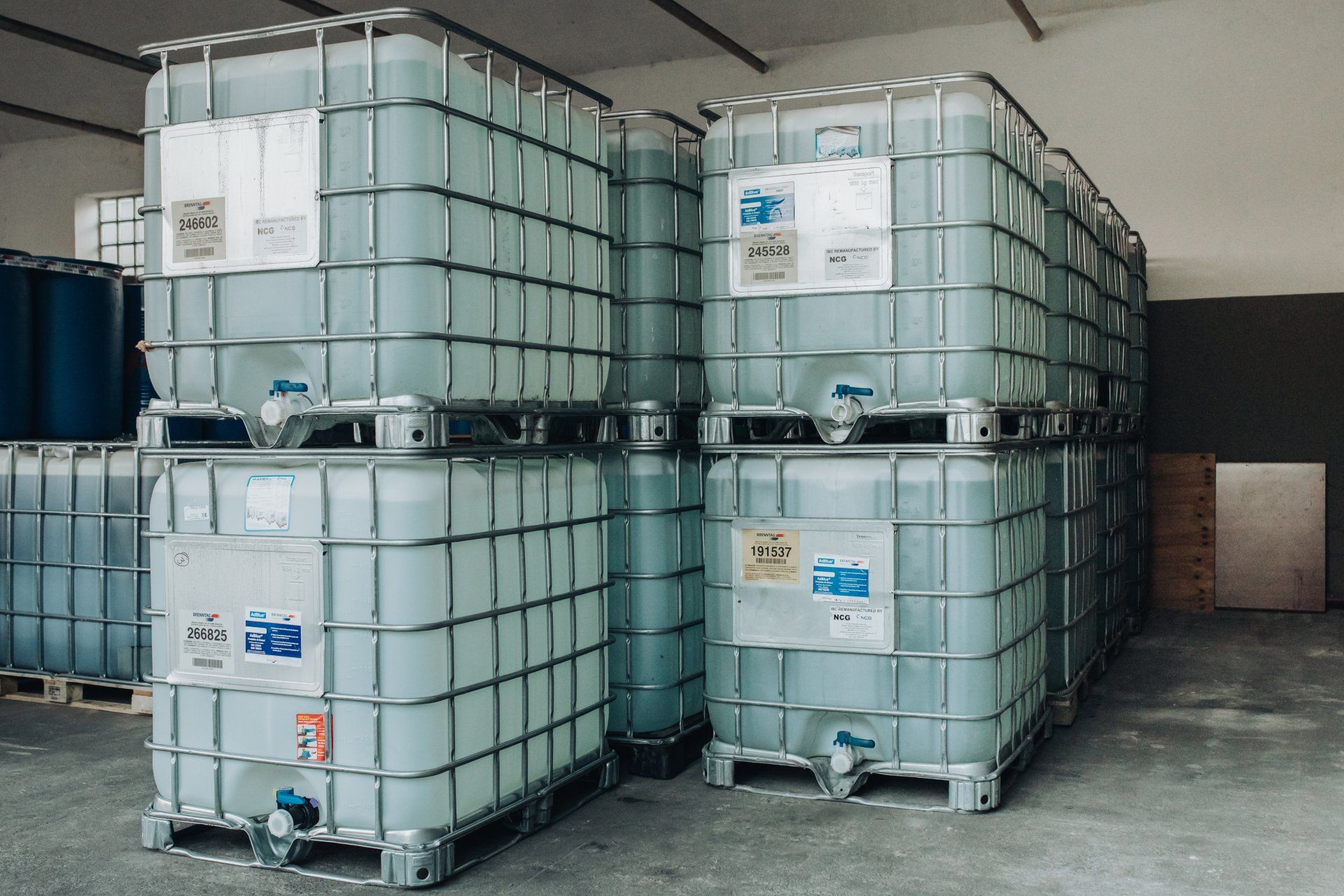 Vendita AdBlue Urea cubi ibc fusti raniche secchie sfuso