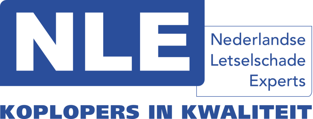 NLE logo in blue and white with the Dutch text “Nederlandse Letselschade Experts” and “Koplopers in kwaliteit”