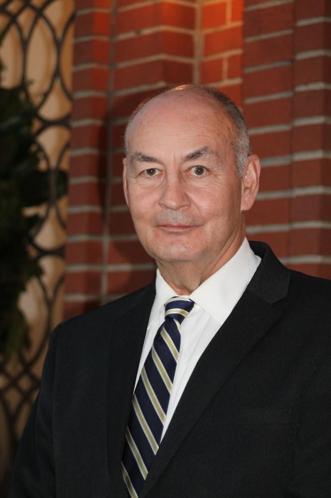 Leslie W. Powell, III