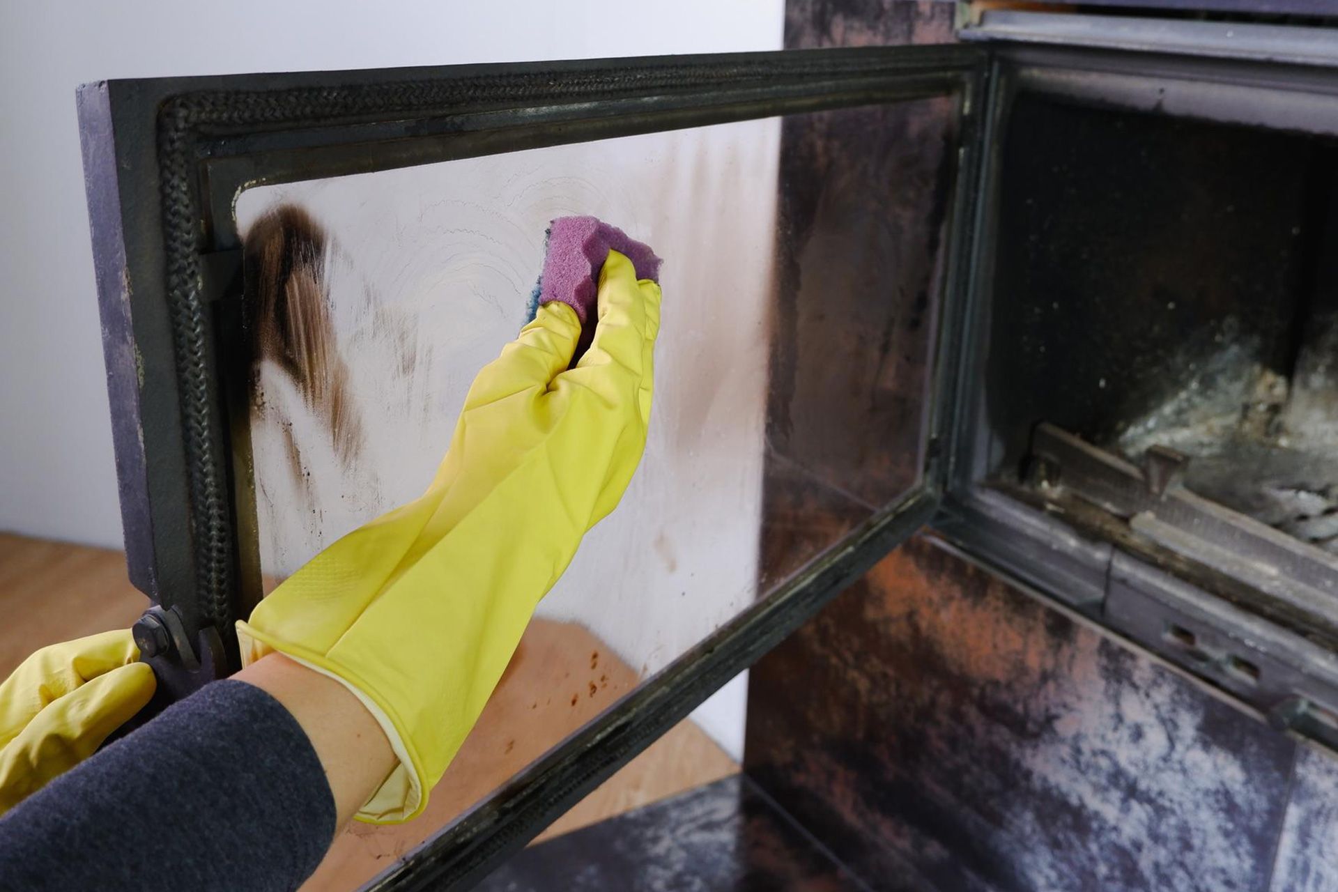 Gas fireplace in a Kentucky home during professional cleaning, inspection, glass care, and services.