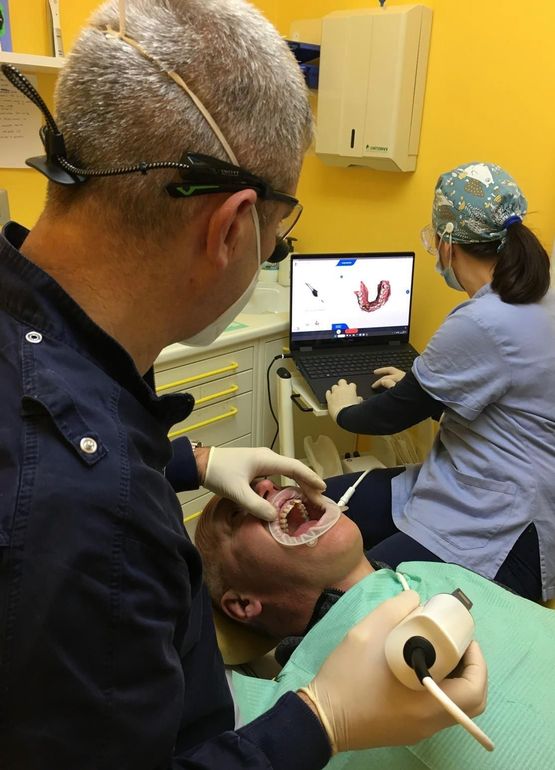 lo staff dello studio dentistico Locatelli