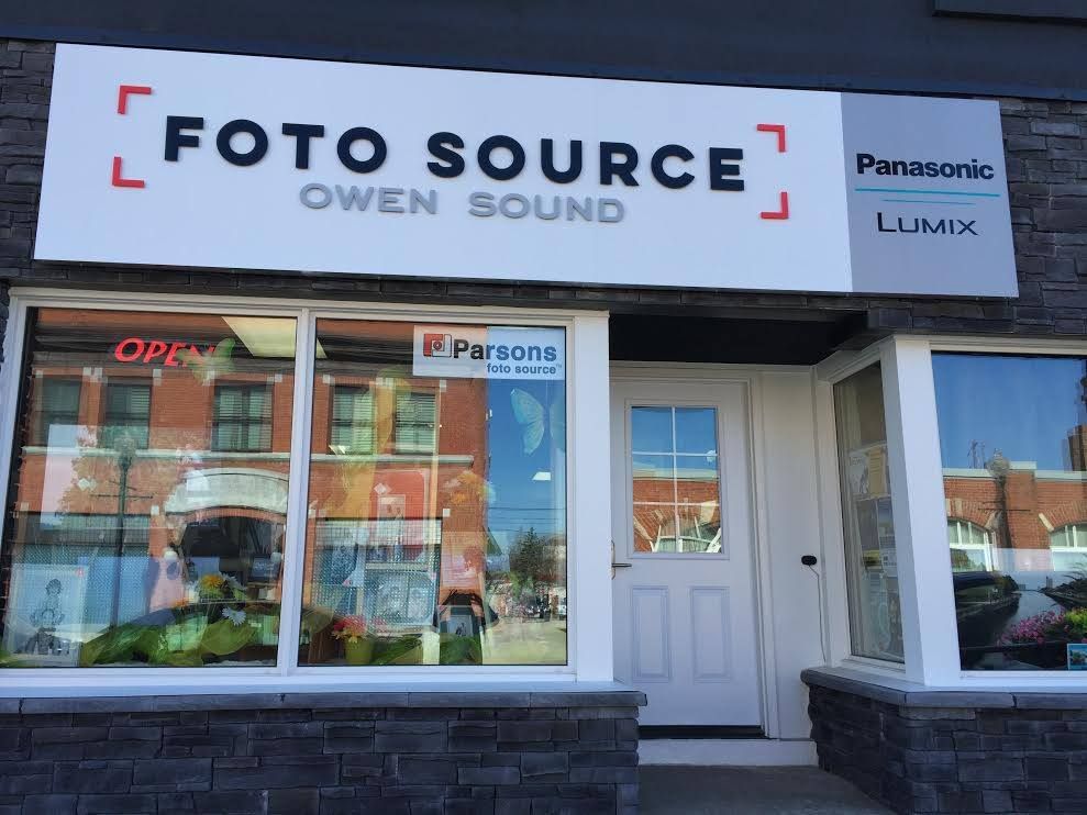 Une devanture de magasin pour Foto Source Owen Sound