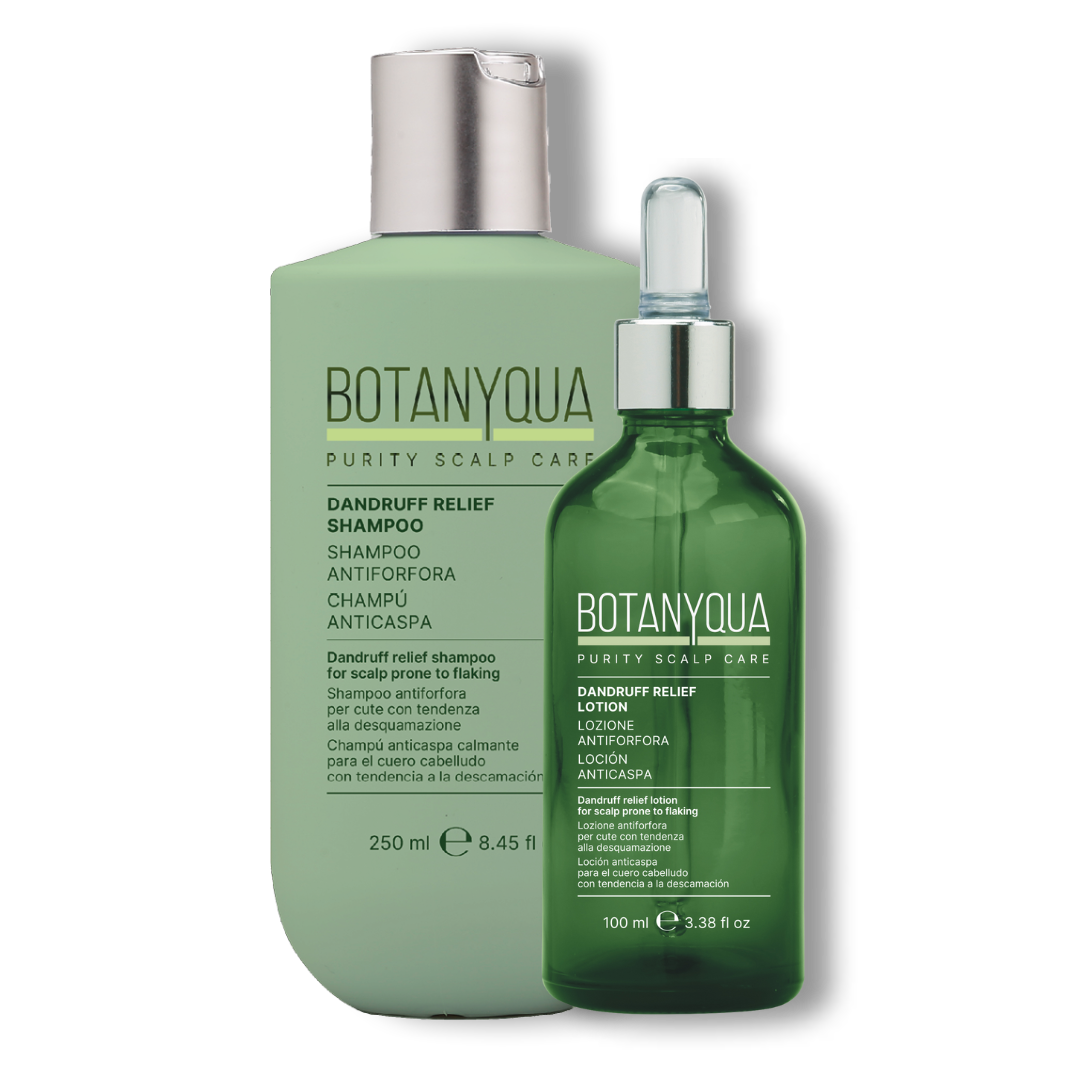 Shampoo antiforfora Botanyqua Purity Scalp Care in flacone verde opaco e lozione abbinata in fiala verde scuro.