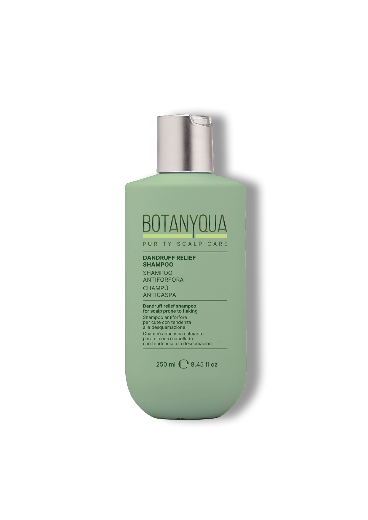 Una bottiglia di plastica verde salvia di shampoo Botanyqua con tappo argentato su sfondo bianco.