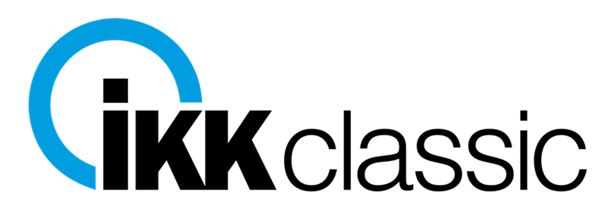 Das Logo von IKK Classic zeigt einen markanten blauen Kreis, der die schwarzen Buchstaben „ikk“ und anschließend „classic“ teilweise einrahmt.
