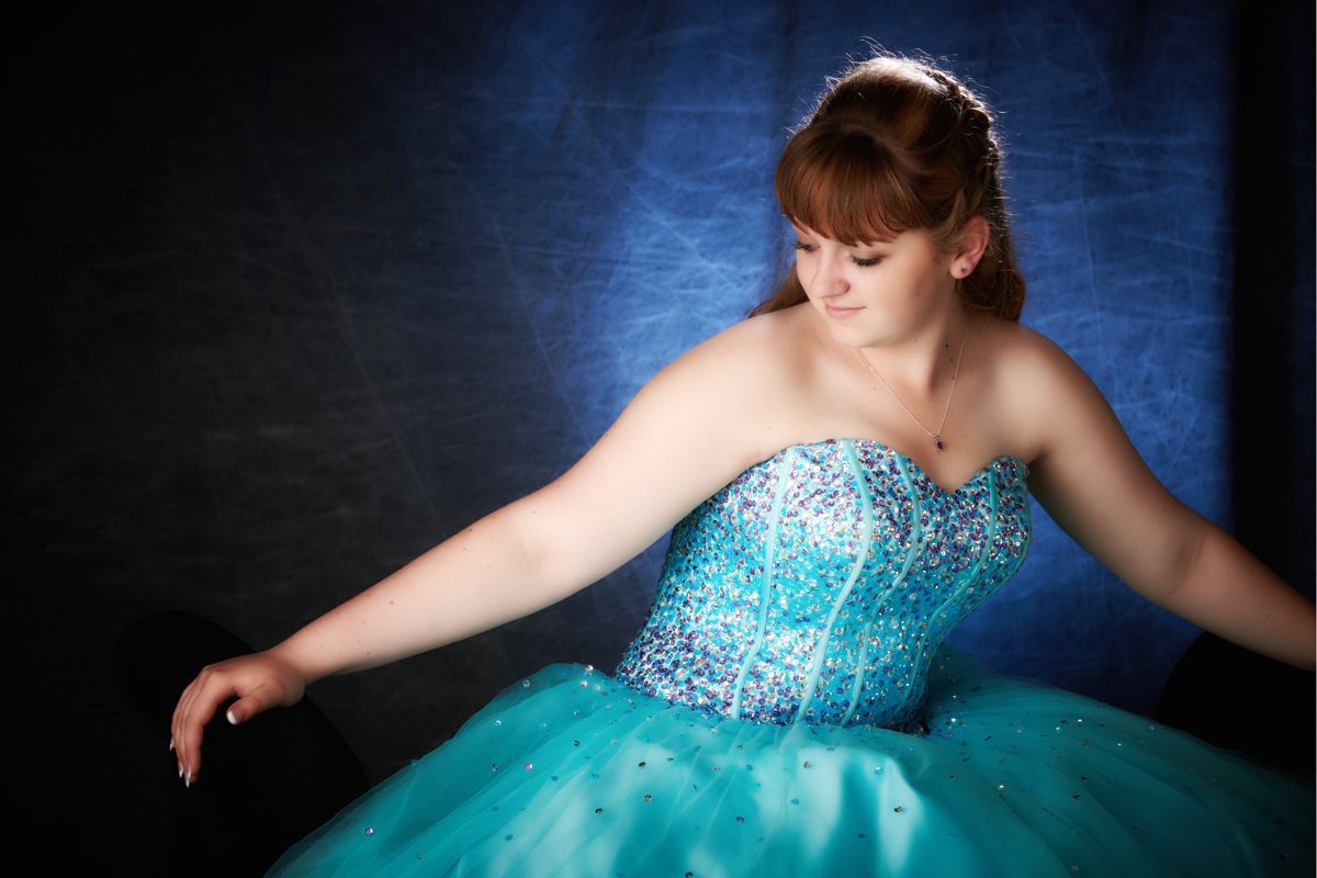 Girls Prom photoshoot celebrating prom night with a professional photoshoot at Oakley Studios, Luton