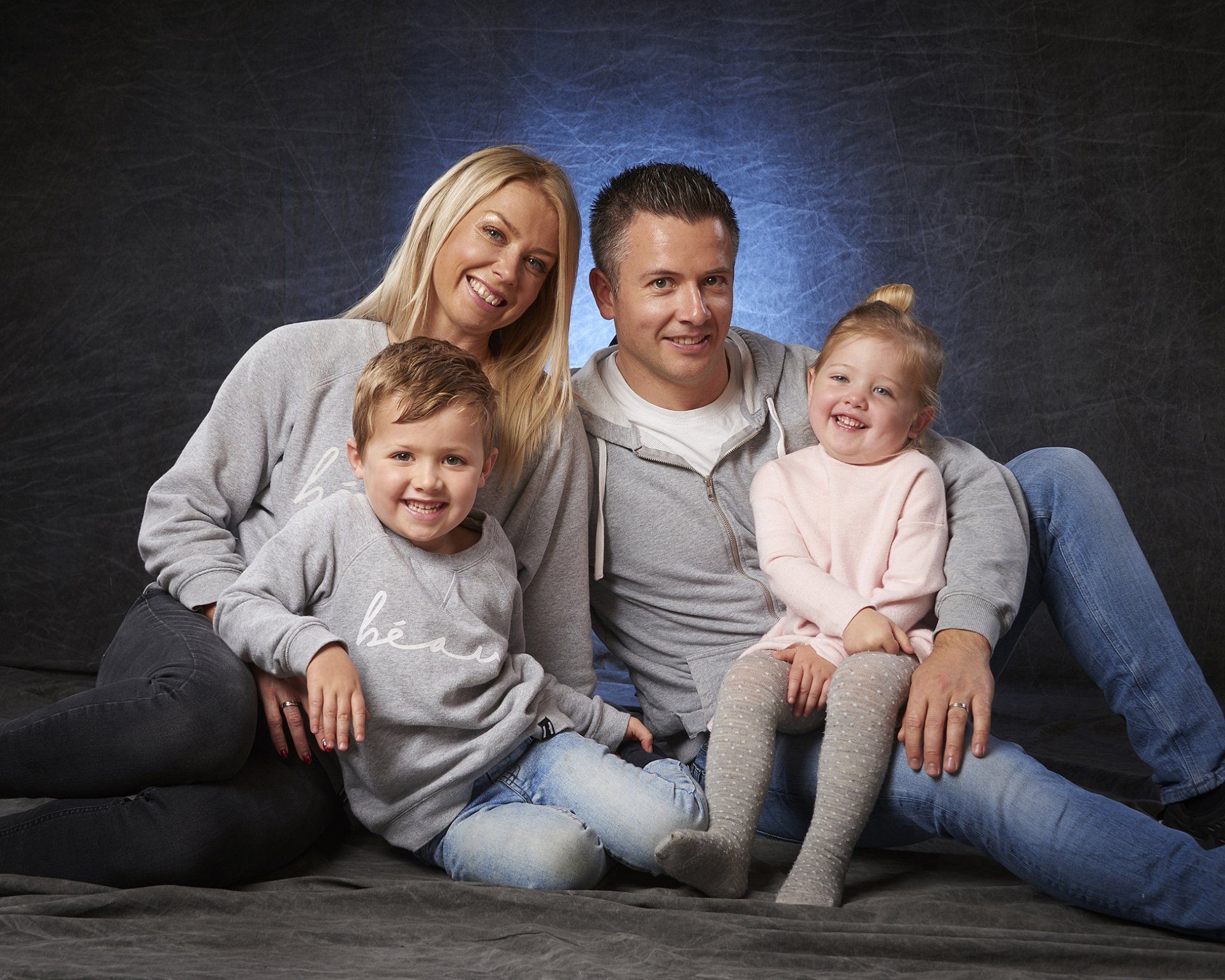 Family portrait session at Oakley Studios — relaxed and natural photography, Luton