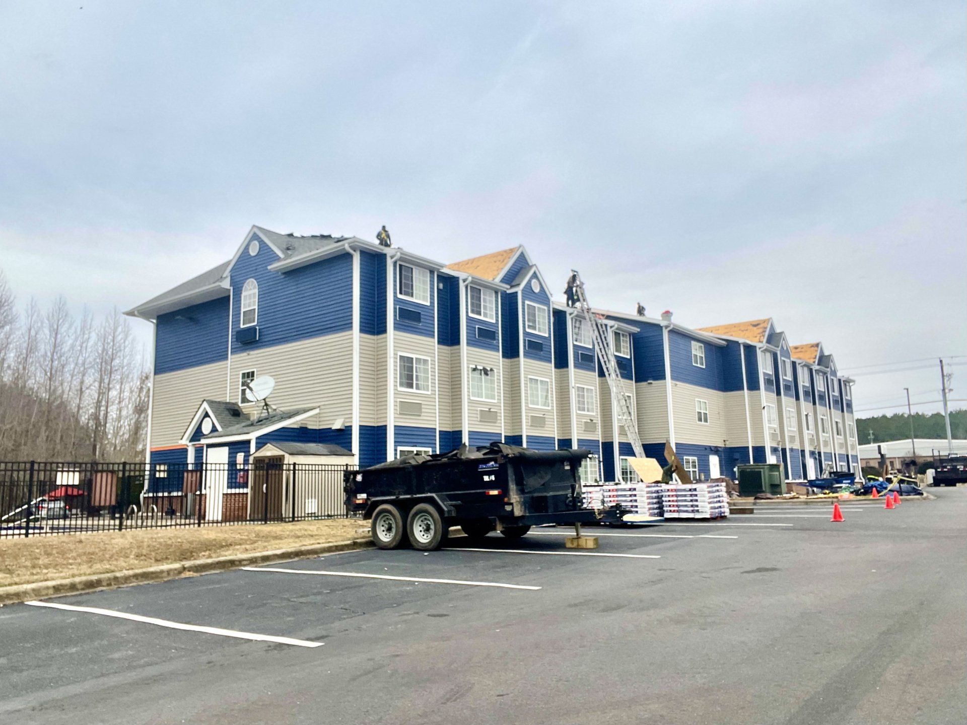 A commercial roof replacment project on a multi-story apartment building in North Carolina.