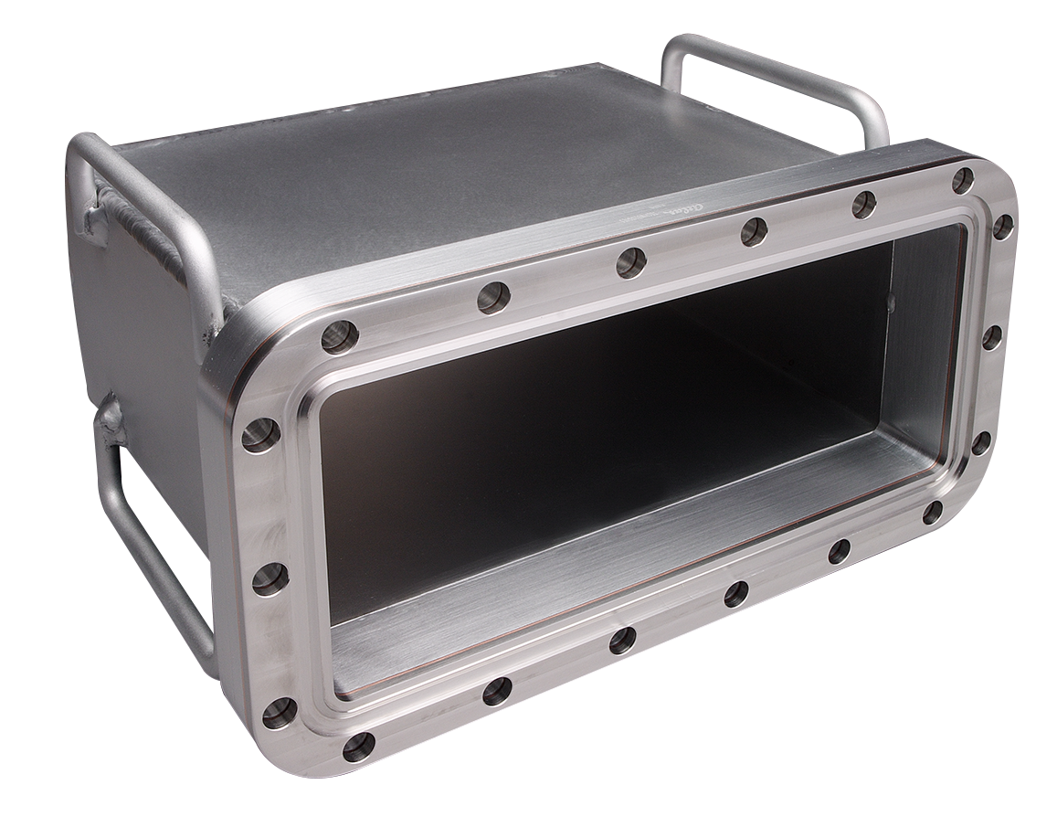 Lightweight aluminum vacuum chamber with custom rectangular ConFlat flange used for transporting wafers under vacuum. 