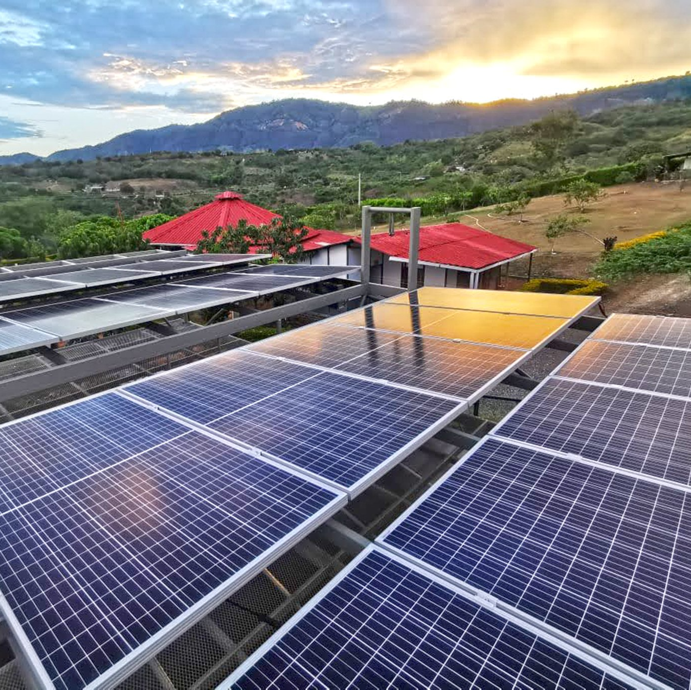Contratos PPA de energía solar: cómo abastecer tu fábrica sin invertir un solo peso en equipos.