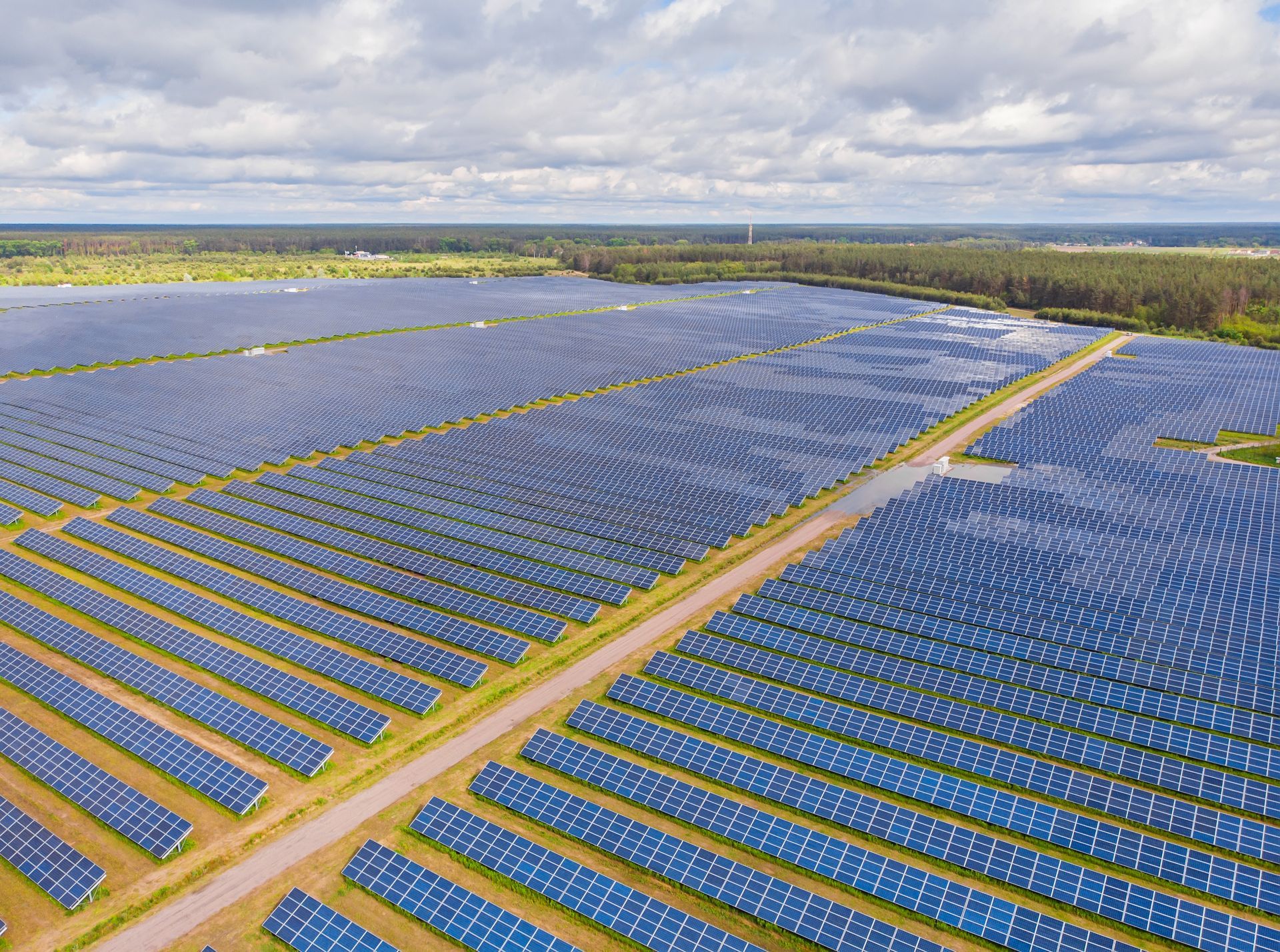 Almacenamiento de energía solar: tecnología y beneficios para hogares y empresas Almacenamiento de energía solar