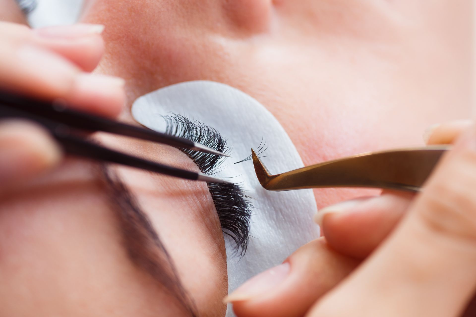 Lash extension