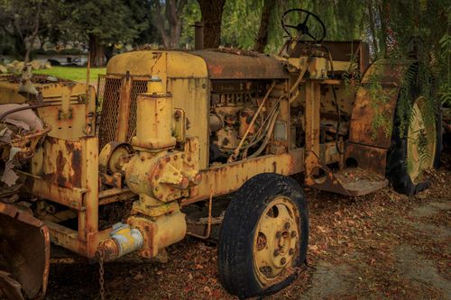 accumulo di automobili da demolire