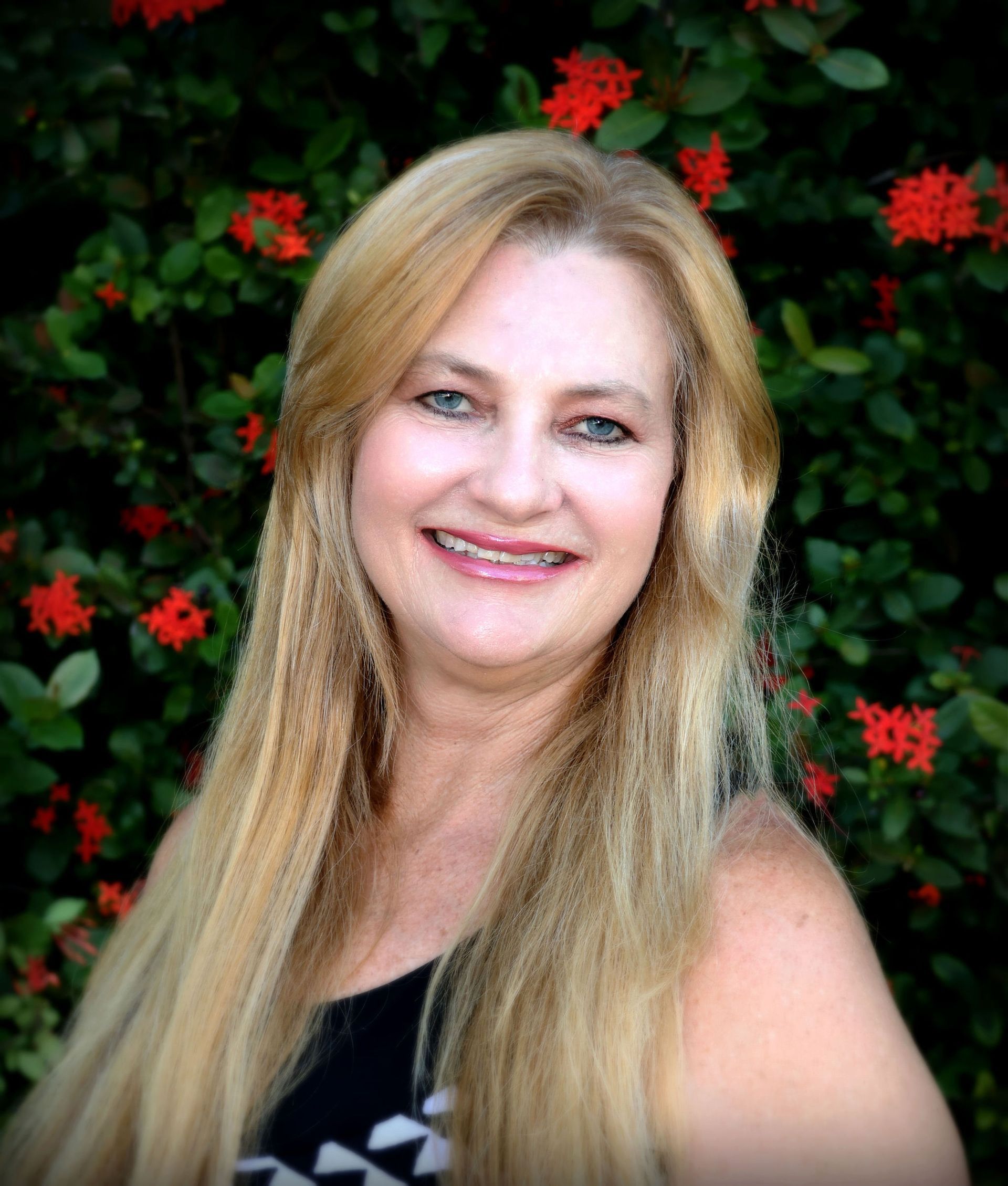Julie Hall Photo 