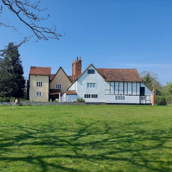 picture of old house