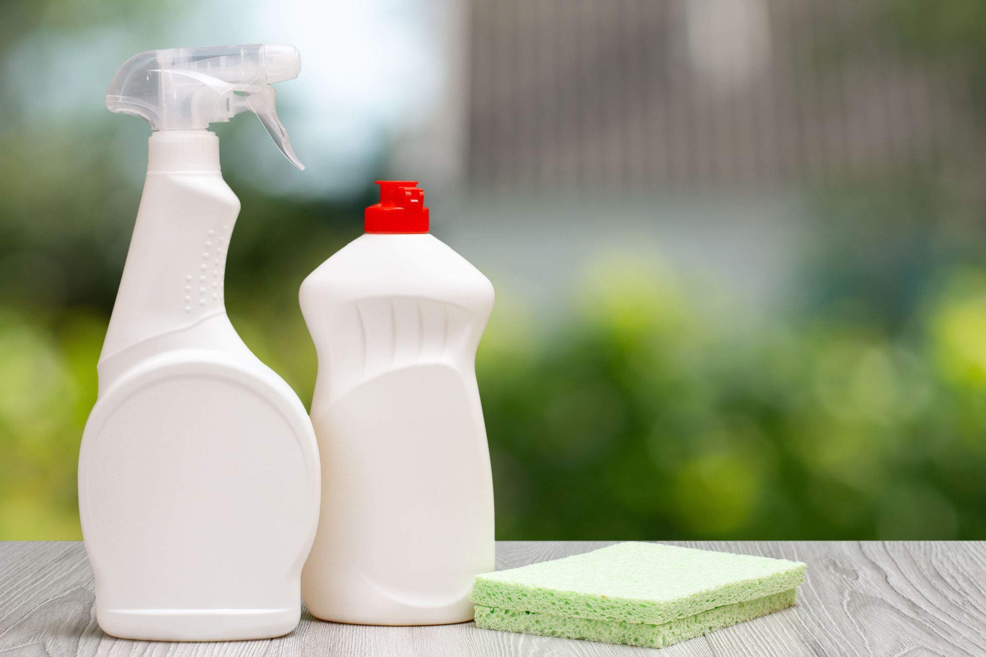 Bleach vs Vinegar for Cleaning