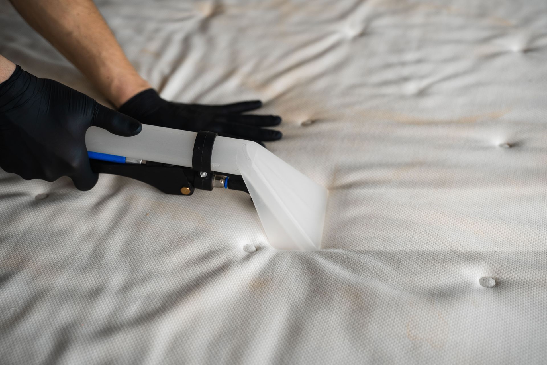 Clean a Mattress and Remove Odors 