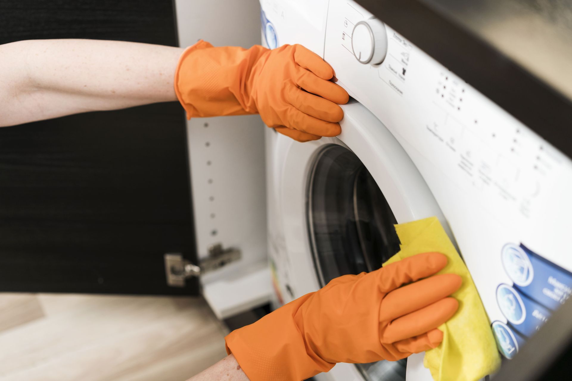 Clean a Washing Machine and Remove Odors