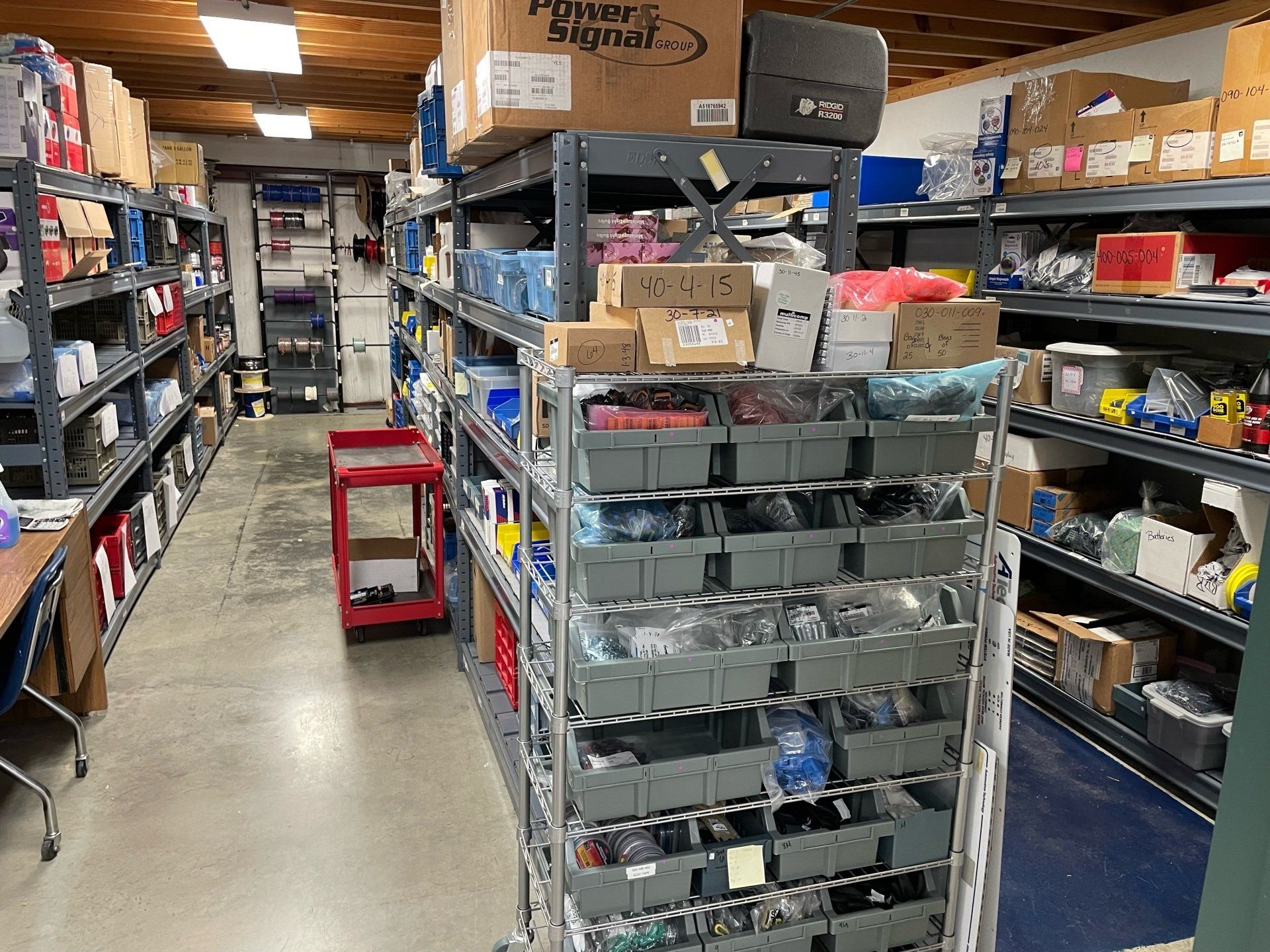 A warehouse filled with lots of shelves and boxes.