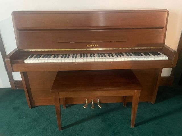 Bohemia Piano - Polished Mahogany