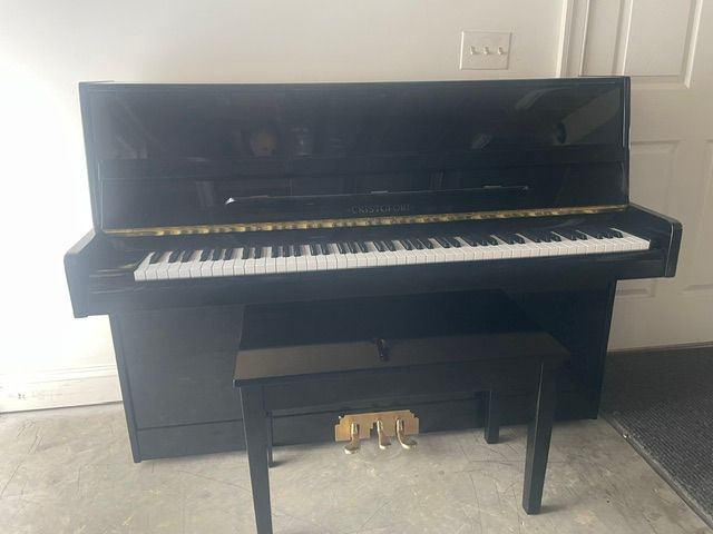 Bohemia Piano - Polished Mahogany