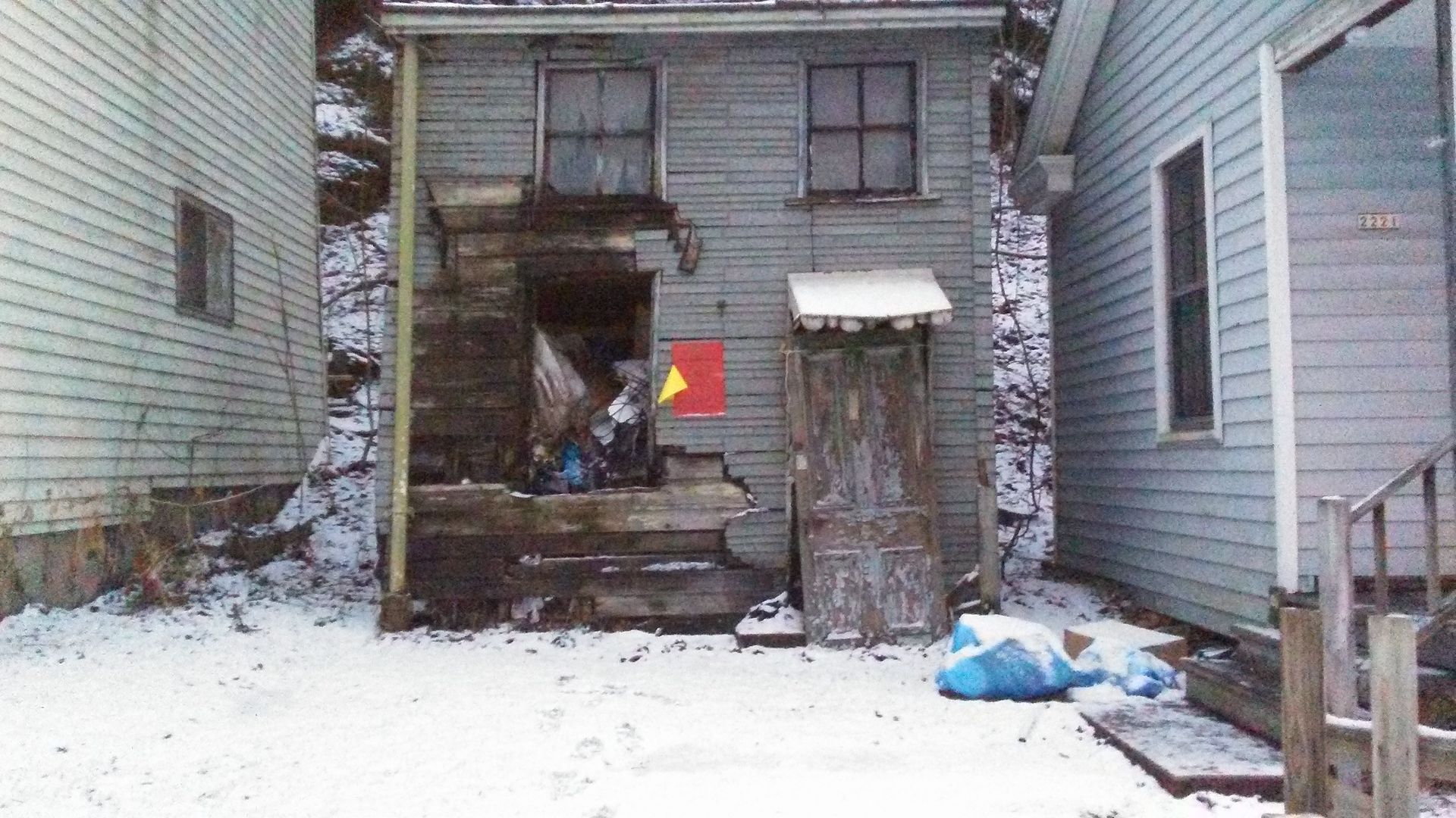 dilapidated home, condemned for demo