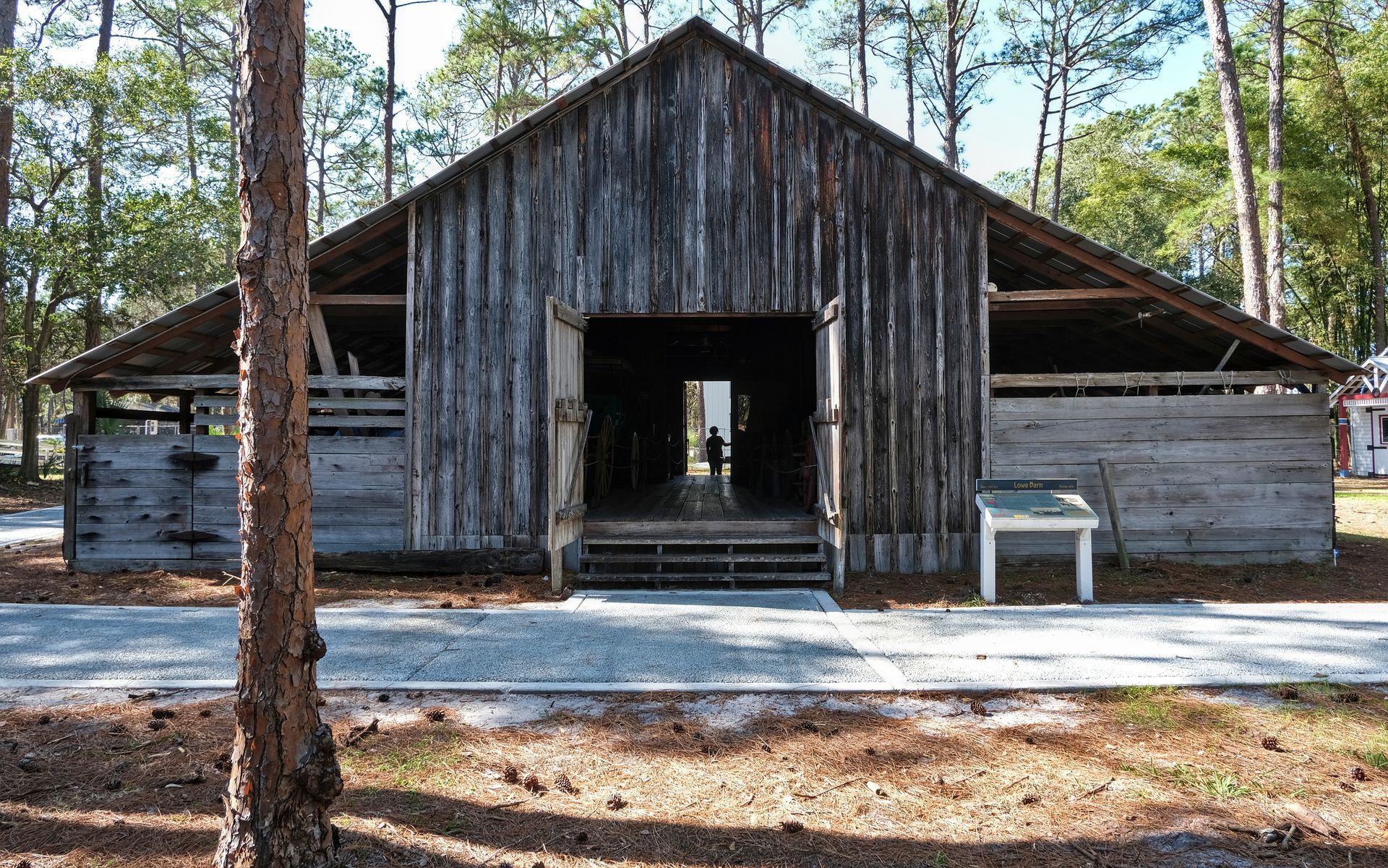 An Old Wooden Barn - Flagler County, FL - Screen Windows Painting Services An Old Wooden Barn - Flagler County, FL - Screen Windows Painting Services