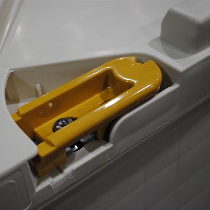 Lid locking latch