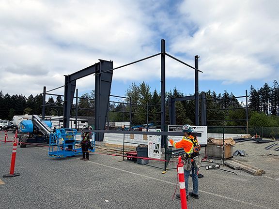 Primary steel framing adds strength and stability for PEMB structures