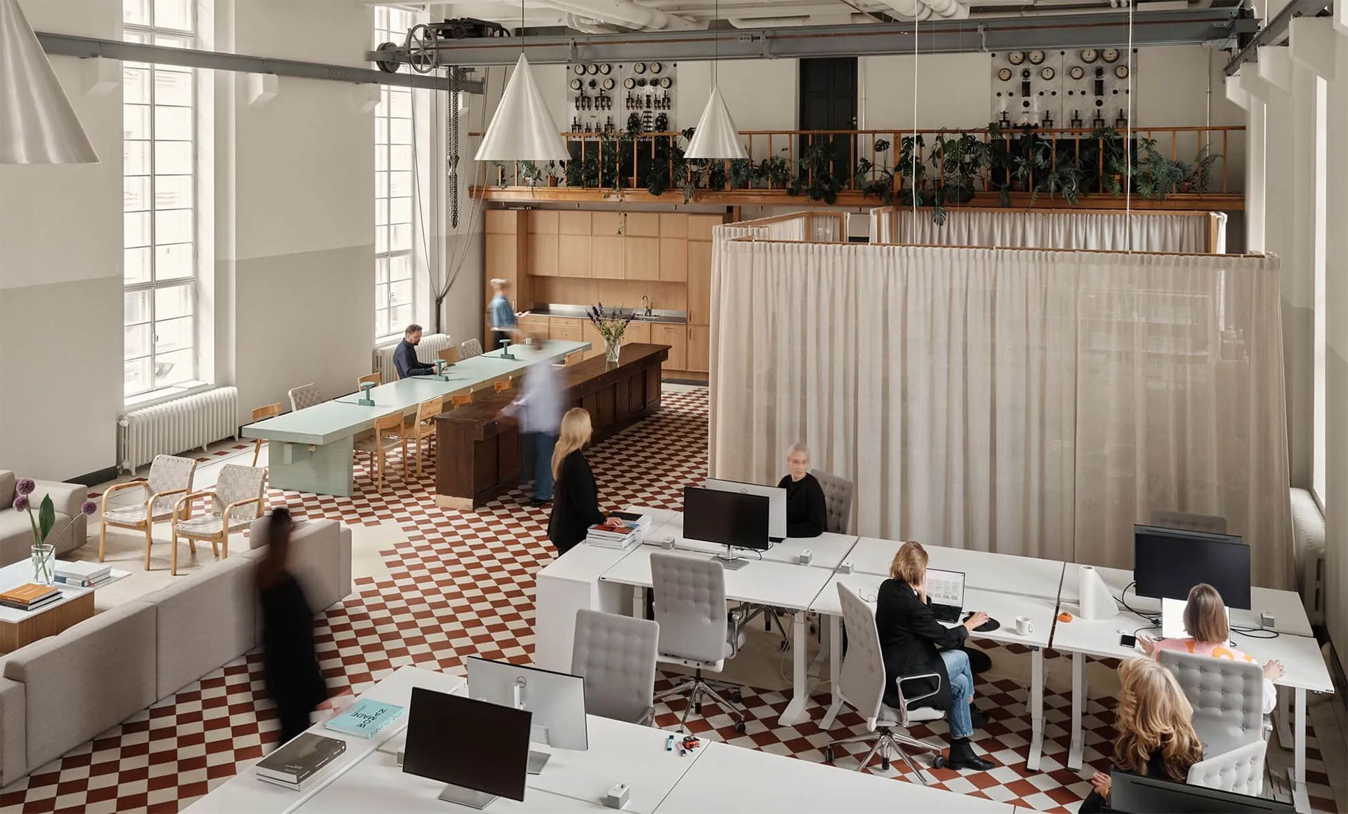 Concrete and steel help reduce noise in the workplace