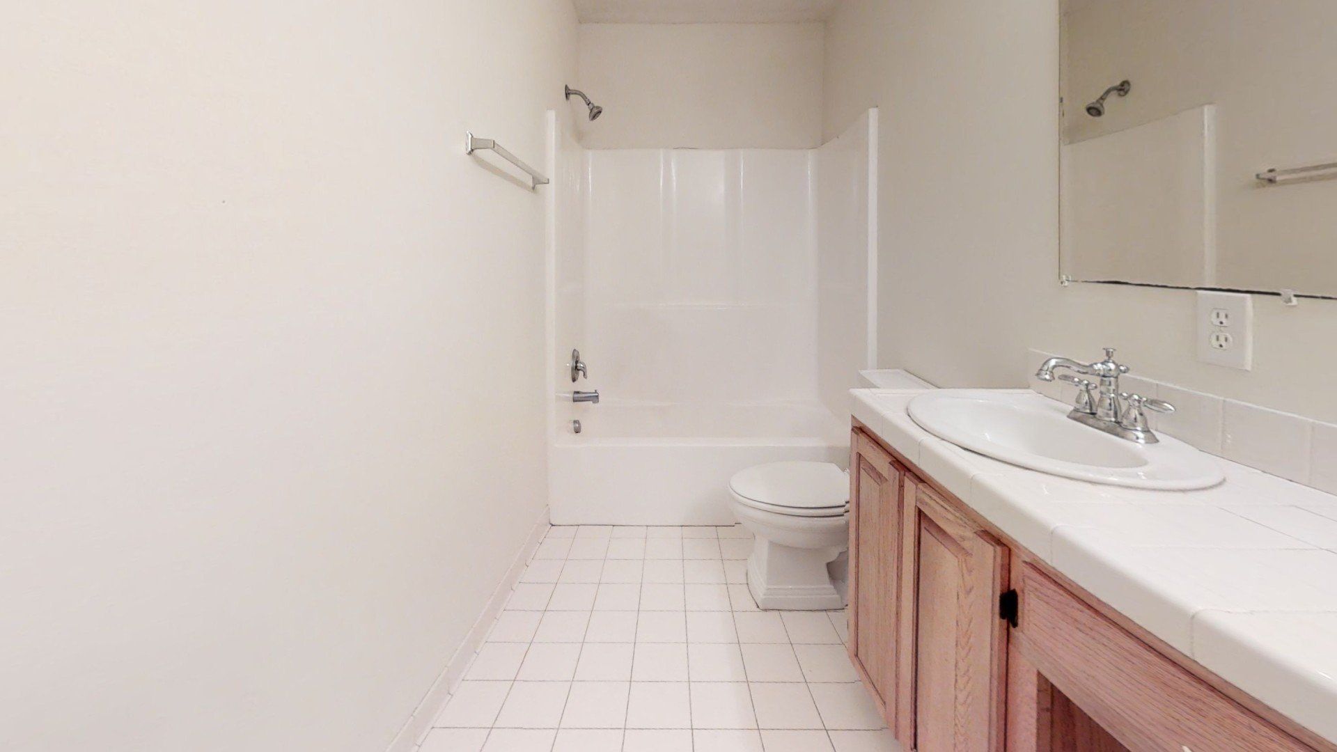 Junaluska Cabin Bathroom