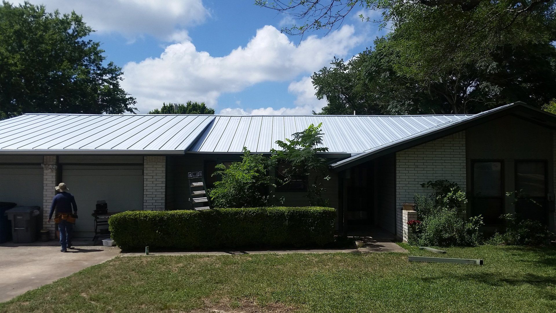 Galvalume Standing Seam Metal Roof by Austin Roofing and Construction 512-629-4949