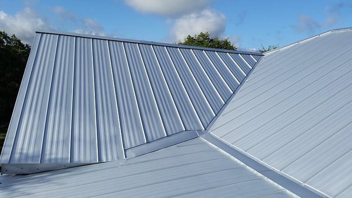 Standing Seam Metal Roof by Austin Roofing and Construction 512-629-4949
