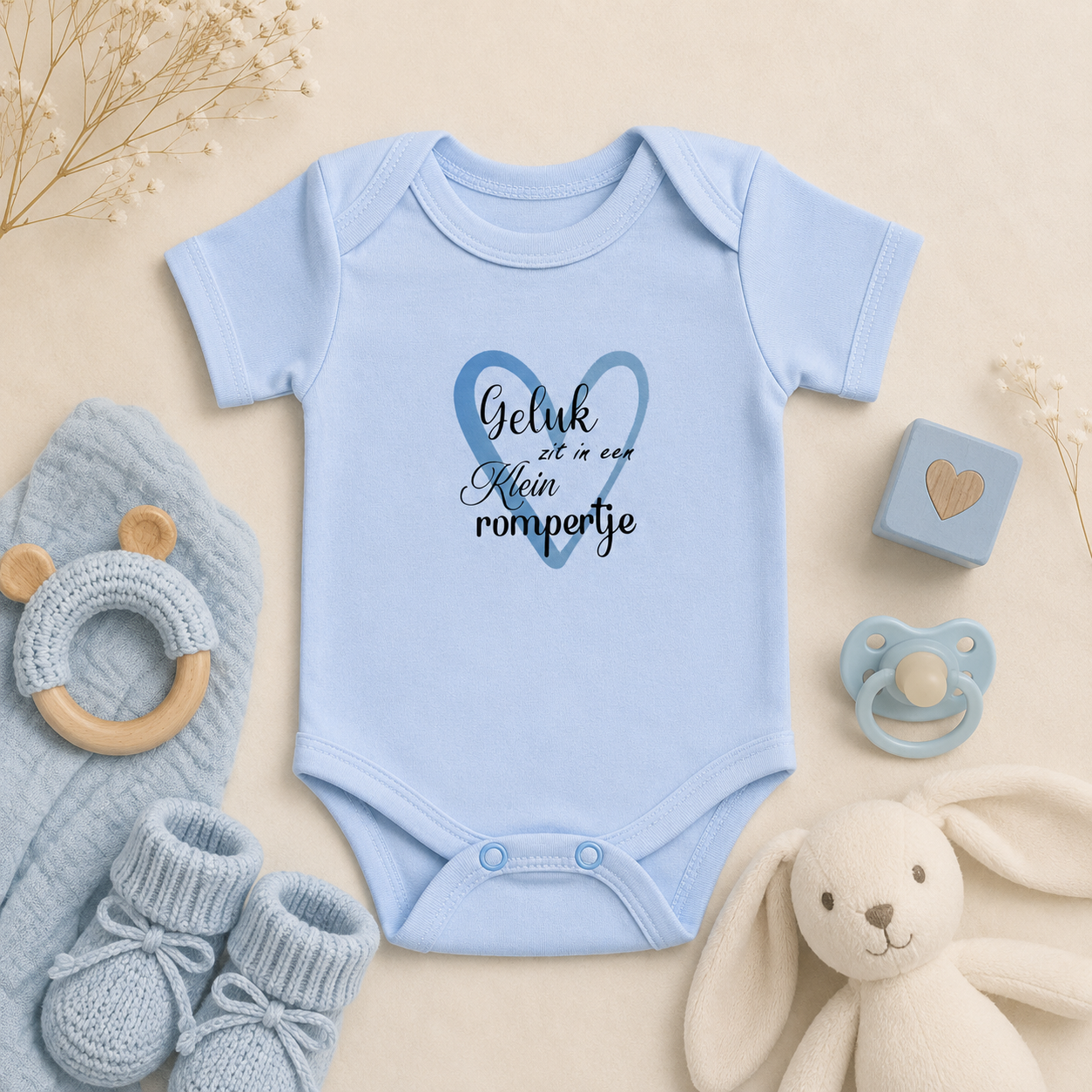 Geluk zit in een klein rompertje, leuk om zelf te kopen of cadeau te geven bij de geboorte of gender reveal