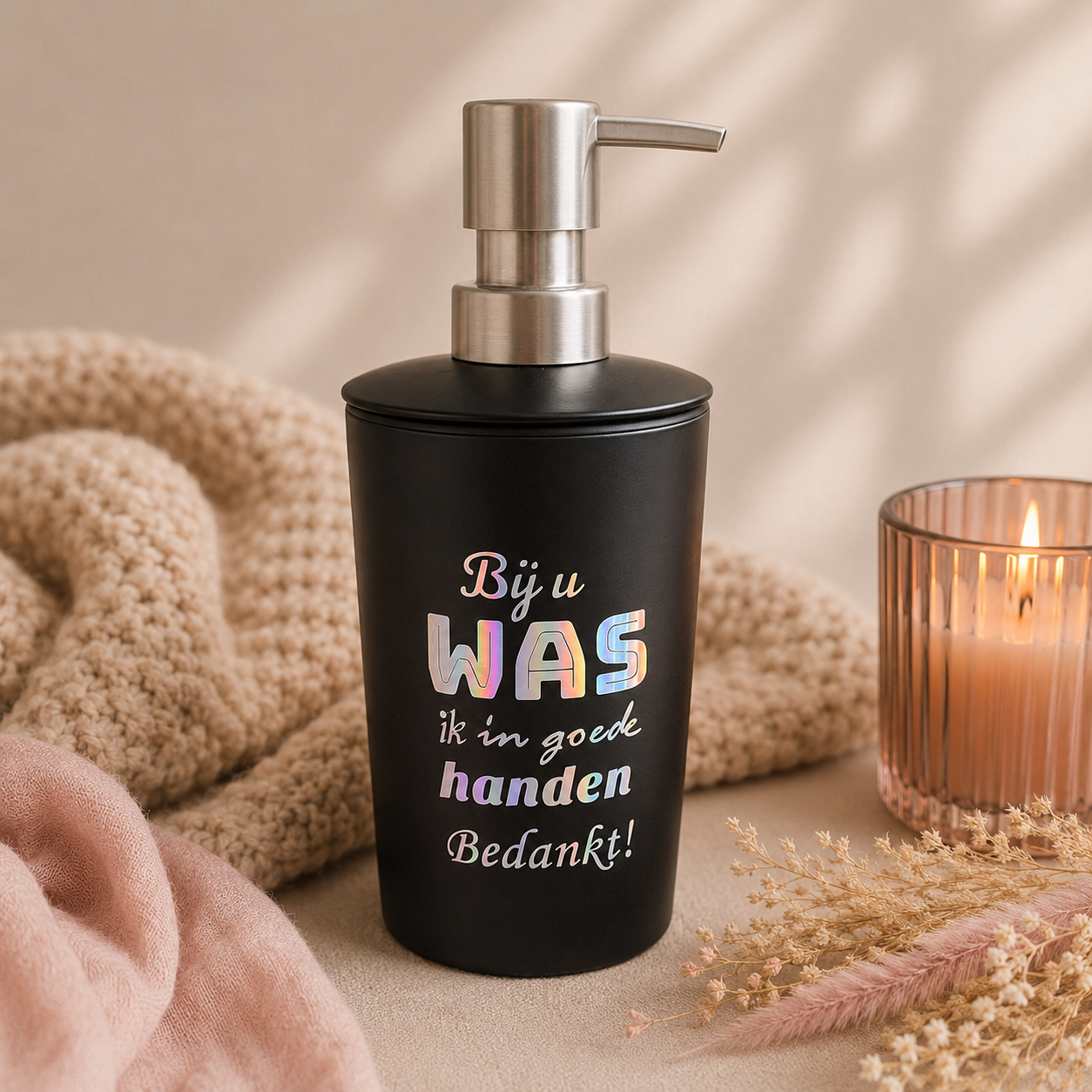 Zwarte zeepdispenser met pompje te personaliseren
