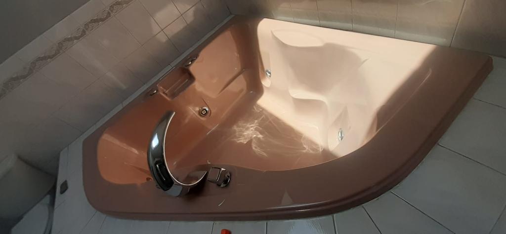 Anthony's Reglazing | Tub Reglazing | Old Westbury, NY