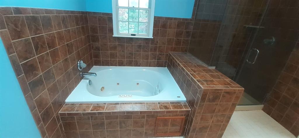 Anthony's Reglazing | Tub Reglazing | Old Westbury, NY