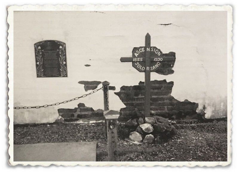 A black and white photo of a sign that says lock nside