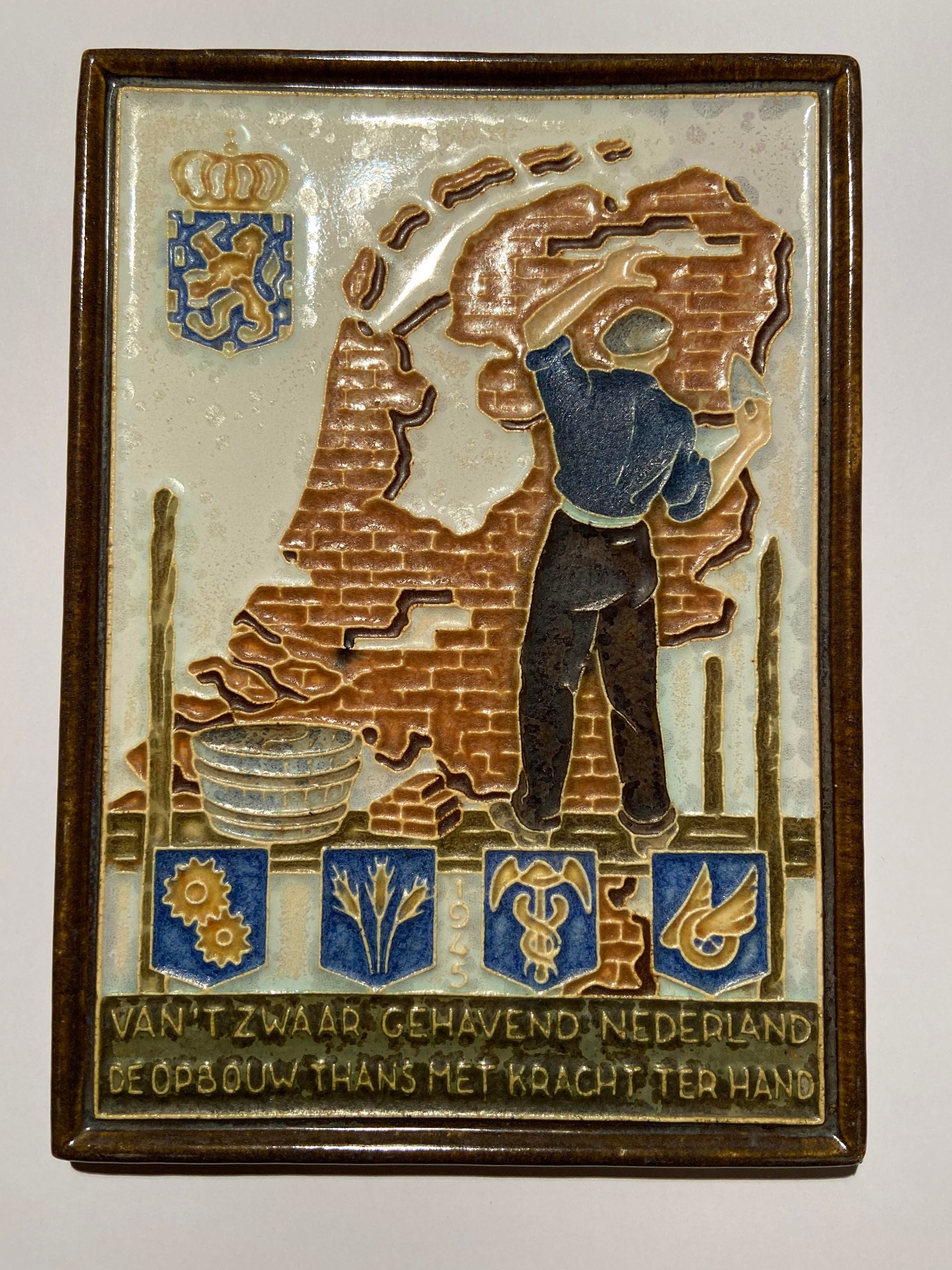 Porceleyne Fles Delft Cloisonne tegel de wederopbouw ook bekend als de metselaar