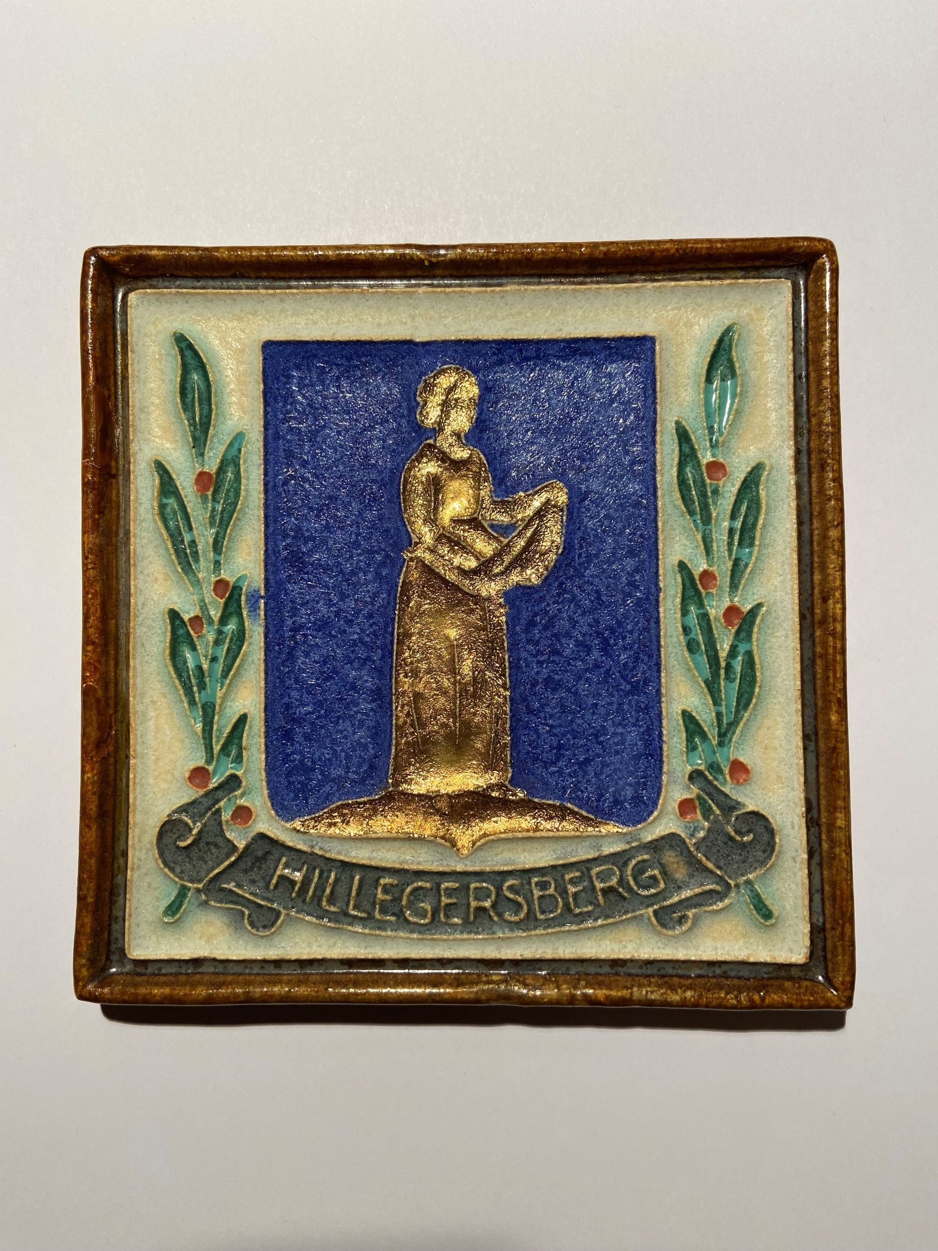 PFtile Porceleyne Fles Delft Cloisonne tile coat of arms