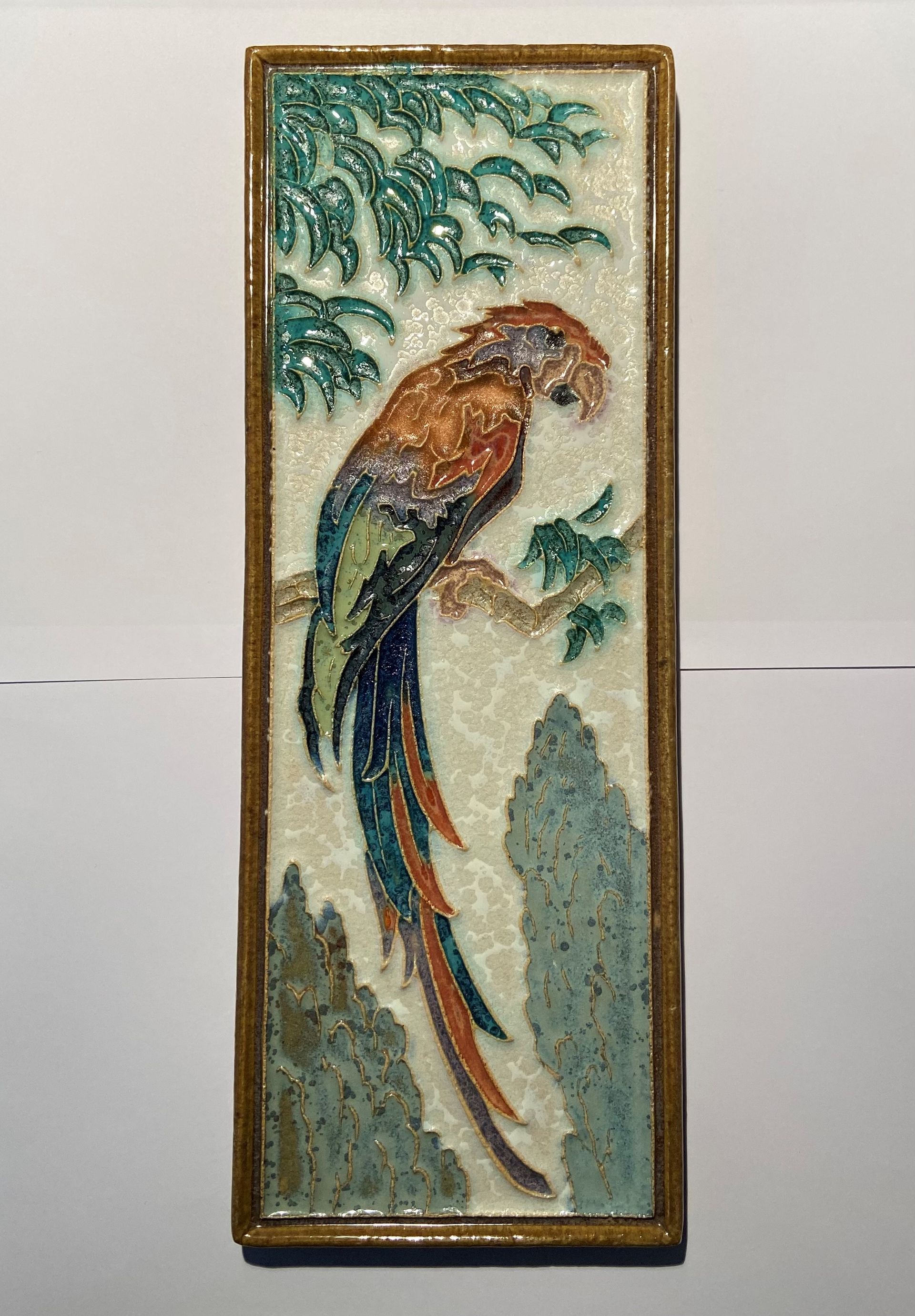 PFtegel Porceleyne Fles Delft Cloisonne tegel dieren groot papegaai op boomtak.