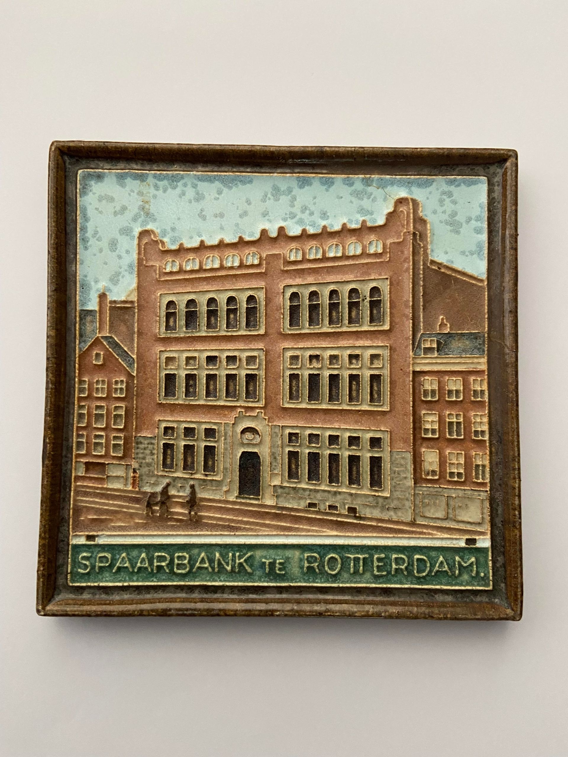 PFtegel Porceleyne Fles Delft Cloisonne tegel vanuit de serie banken.
