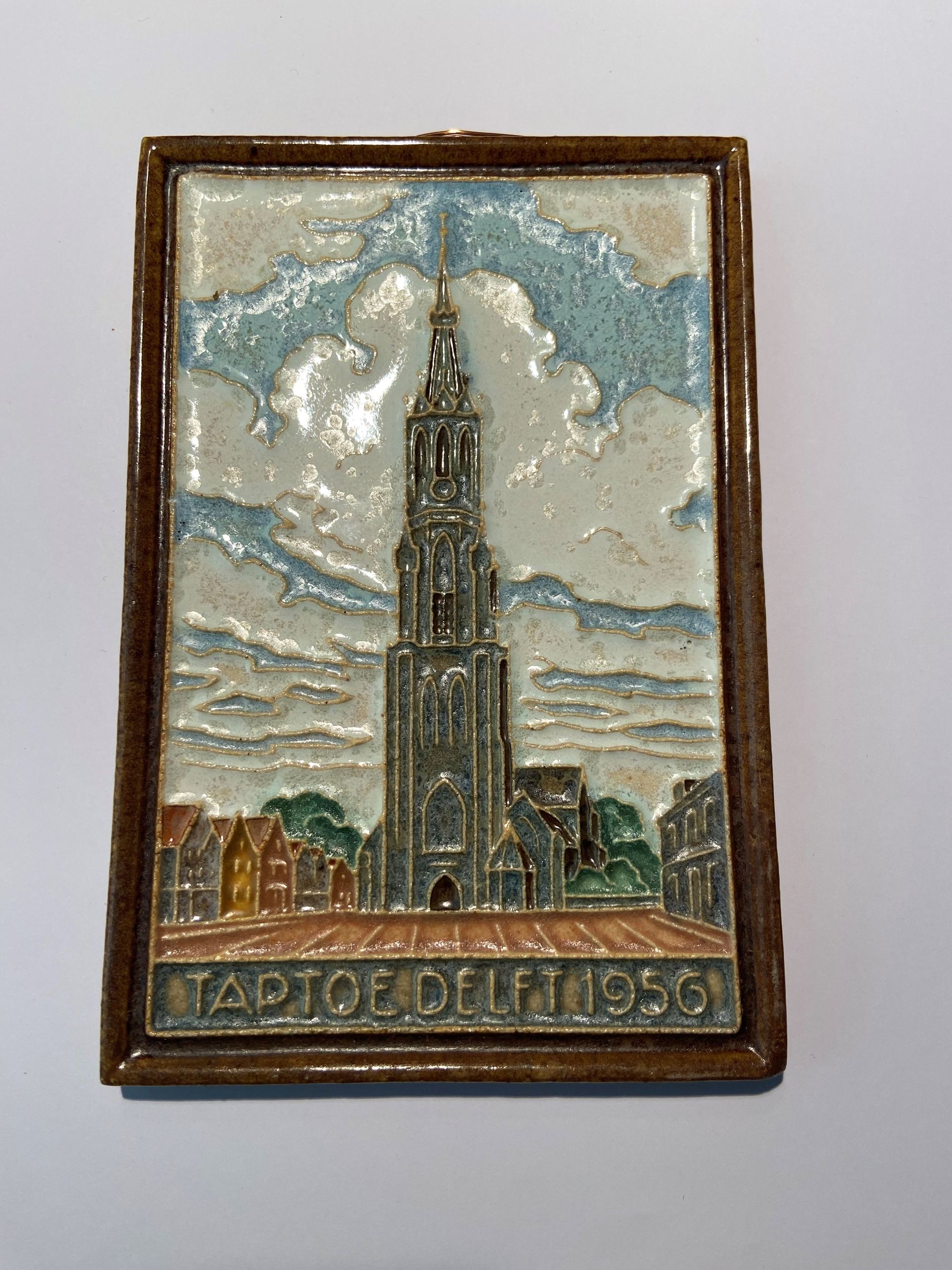 PFtegel Porceleyne Fles Delft cloisonné tegel Nieuwe kerk Delft, Taptoe 1956.