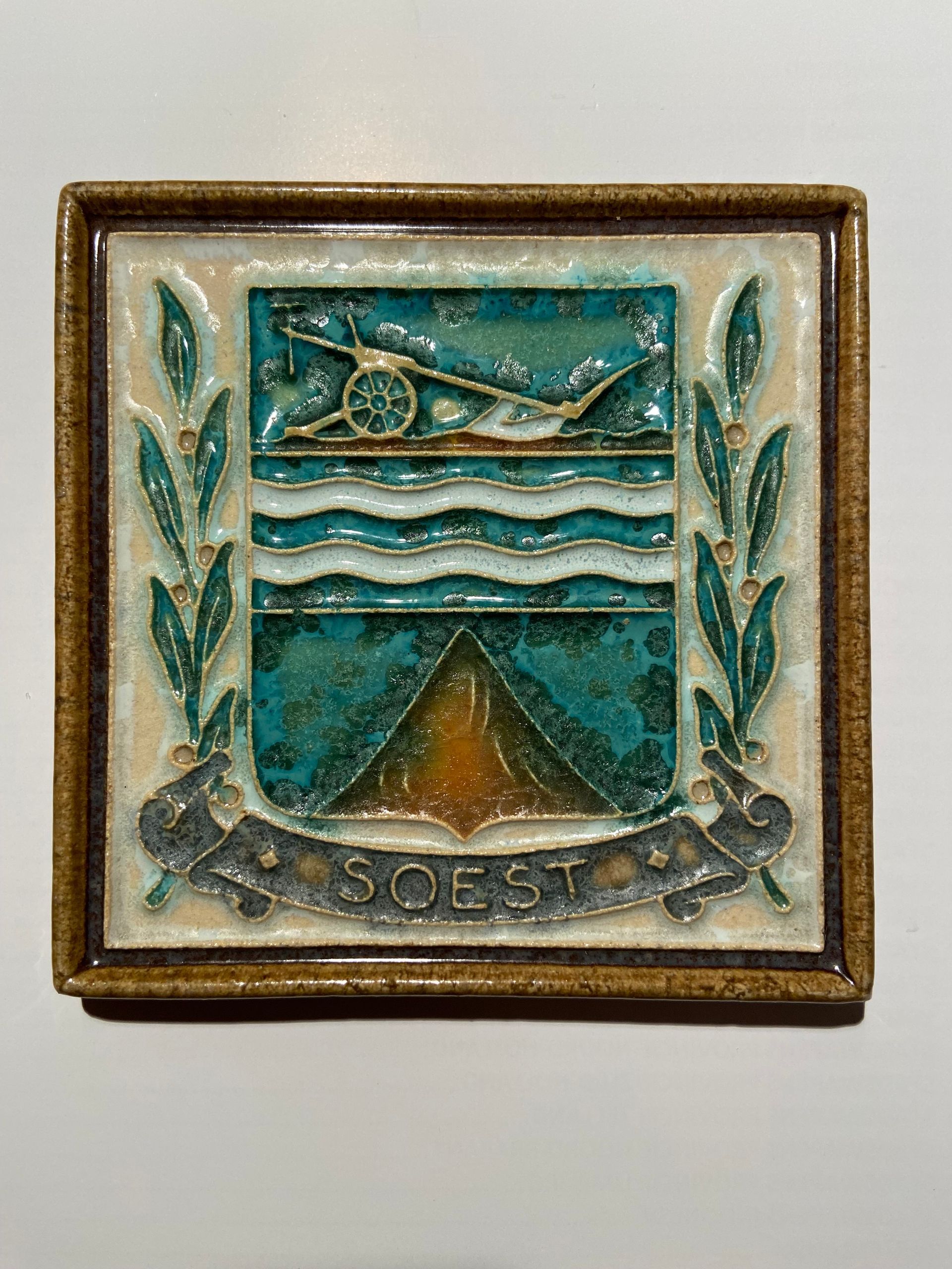 PFtile Porceleyne Fles Delft Cloisonne tile coat of arms
