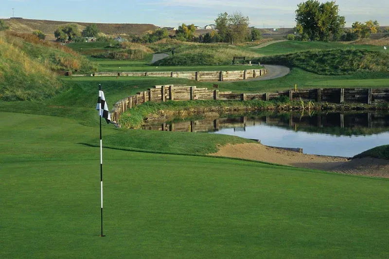 How long does it take to play 18 holes