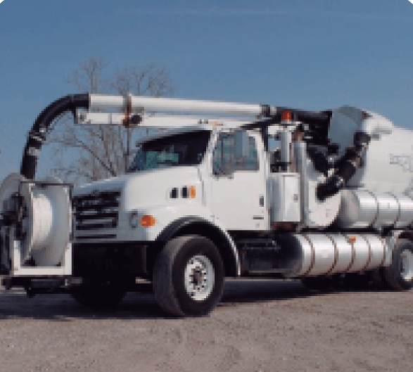 Camion vactor blanco para desazolve y succion industrial RAESA