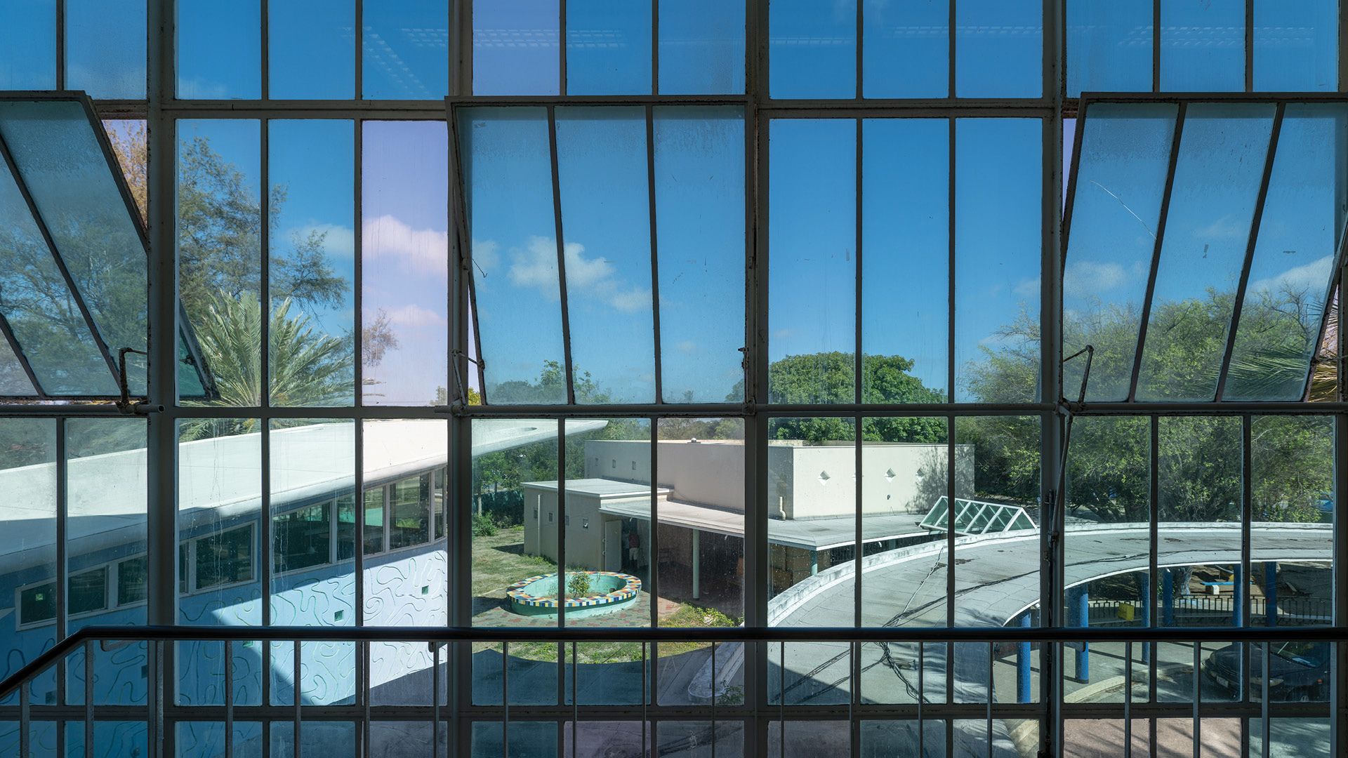 Plantation Houses of Curaçao - Jewels of the Past